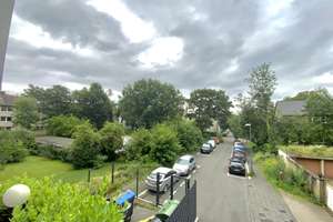 *Zentraler geht's kaum!* Schöne 2,5 Zimmer-Wohnung mit schönem Balkon mit Blick ins Grüne! – Griesenbruchstr. 7, 44793 Kruppwerke, Bochum – Vorschaubild 3