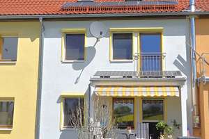 Topgepflegtes Reihenhaus mit Tiefgarage, Südterrasse und Blick zum Hausberg Rotstein – Paulsdorfer Str. 173 d, 2894 Sohland am Rotstein – Vorschaubild 1