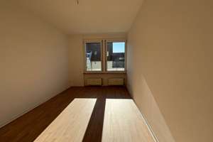 NEU! Frisch sanierte 2-RW mit Südbalkon und Keller ab sofort verfügbar !!!  – Niedersedlitzer Platz 1-4a, 1259 Niedersedlitz, Dresden – Vorschaubild 7