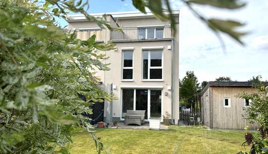 Bild von Topmoderne DHH mit Carport - Tolle Lage für Airbus-Mitarbeiter