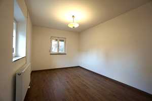 Alles außer gewöhnlich – Einfamilienhaus mit viel Platz und praktischen Nebengebäuden! Sofort frei! – Schwabach – Vorschaubild 7