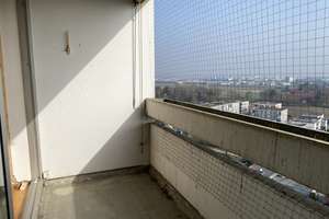 Weitblick garantiert – 3-Zimmer-Wohnung mit Loggia und Gemeinschaftsschwimmbad in Ludwigsfeld – Breslauerstraße 18, 89231 Neu-Ulm – Vorschaubild 10
