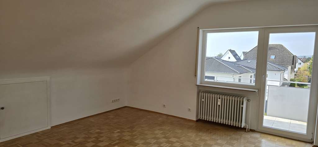 Immobilie in Kriftel - 3-Zimmer Dachgeschosswohnung mit Balkon in Kriftel - Bild 2