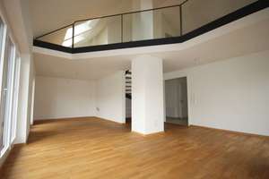 Großzügige Galeriewohnung ca. 109,5 m² Wohn- u. Nutzfl. / große Dachterrasse / Aufzug / TG – Die vollständige Adresse der Immobilie erhältst du vom Anbieter., 80992 Alt-Moosach, München – Vorschaubild 1