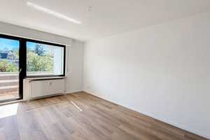 ERSTBEZUG nach Sanierung: 2-Zimmer-Wohnung 
mit Balkon in Essen-Frintrop – Essen – Vorschaubild 1