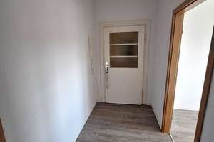 Gemütliche DG 3-Zimmer mit Laminat, Balkon und Wannenbad in ruhiger Lage! EBK mgl. – Zschopauer Platz 9, 9126 Bernsdorf, Chemnitz – Vorschaubild 8