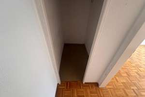 Eislebener Str:  LEERE 4-Zi-Whg, 92 m² - 2 Bäder - VHS 5.OG + SÜD-Loggia ab 01.01.2027 - IST Zustand – Die vollständige Adresse der Immobilie erhältst du vom Anbieter., 10789 Charlottenburg, Berlin – Vorschaubild 7
