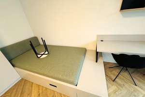 Süd-Balkon zum Innenhof! - mit EBK und Abstellkammer direkt in Adlershof!!!!! – Glienicker Weg 136, 12489 Adlershof, Berlin – Vorschaubild 8