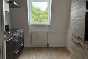 2-Zi-Whg, neues Bad, Balkon, EBK, Garage, STP, Keller – Burggrafenweg 4, 69181 Leimen – Vorschaubild 2