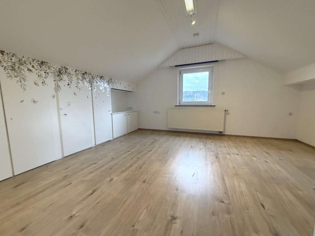 Immobilie in Sigmaringen - Gepflegtes Einfamilienhaus mit Einliegerwohnung in Oberschmeien (Sigmaringen) - Bild 4