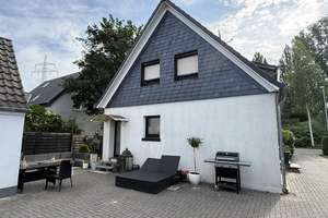 Ein-/Zweifamilienhaus in Oldenburg – Die vollständige Adresse der Immobilie erhältst du vom Anbieter., 26135 Kreyenbrück, Oldenburg (Oldenburg) – Vorschaubild 2