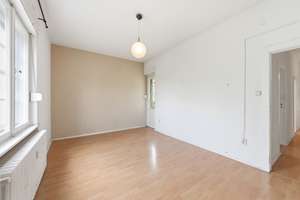 Bezugsfreie Hochparterre-Wohnung mit Loggia in grünem Westend – Die vollständige Adresse der Immobilie erhältst du vom Anbieter., 14052 Westend, Berlin – Vorschaubild 3