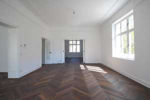 Prachtvolle Stadtvilla im begehrten Lichterfelde-West – Die vollständige Adresse der Immobilie erhältst du vom Anbieter., 12205 Lichterfelde, Berlin – Vorschaubild 1