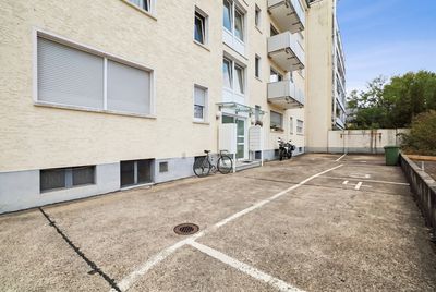 ++Lichtdurchflutete 2-Zimmer-Wohnung mit sonnigem Balkon, Einbauküche & PKW-Stellplatz++