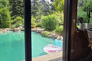 Naturparadies mit Pool & Teich: Möbliertes Blockbohlenhaus mit Wintergarten in Chemnitz-Rottluff – Die vollständige Adresse der Immobilie erhältst du vom Anbieter., 9116 Rottluff, Chemnitz – Vorschaubild 12
