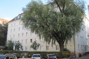Schwabing * erst 2024 komplett neu saniert * Dachgeschoss-Wohnung * 4 Zi. * ca. 106 m²