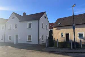KILIAN IMMOBILIEN! RENOVIERTE DHH MIT KELLER + 2 WOHNUNGEN MIT 100 M² WFL IN ALLERSBERG! – Die vollständige Adresse der Immobilie erhältst du vom Anbieter., 90584 Allersberg – Vorschaubild 2