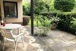 Großzügiges Zweifamilienhaus mit Ziergrundstück und Garage in bevorzugter Wohnlage – Die vollständige Adresse der Immobilie erhältst du vom Anbieter., 34130 Kirchditmold, Kassel – Vorschaubild 1
