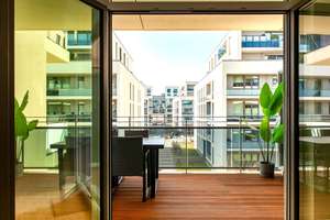 Spektakuläre Doppelterrassenwohnung am Schlosspark | Baujahr 2021 | 2. OG | 2,90 m Deckenhöhe |