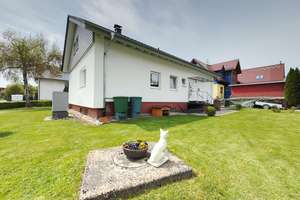 Provisionsfrei! Saniertes KFW-100 Haus mit großen Garten & Garage in Toplage – Die vollständige Adresse der Immobilie erhältst du vom Anbieter., 78664 Eschbronn – Vorschaubild 2