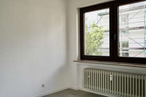 Helle 2-Zimmer-Wohnung mit 2 Balkonen und Echtholzparkett in Stuttgart-Heumaden – Die vollständige Adresse der Immobilie erhältst du vom Anbieter., 70619 Heumaden, Stuttgart – Vorschaubild 9