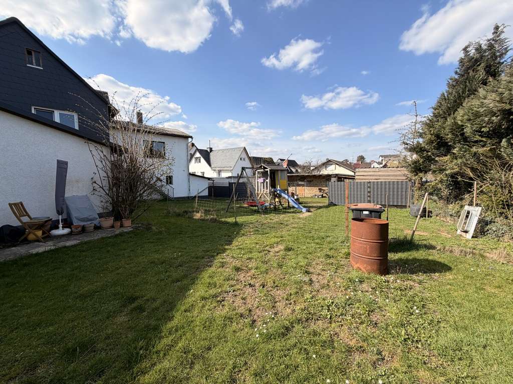 Immobilie in Leun - Ertragreiches Mehrfamilienhaus mit vier Wohneinheiten in ruhiger Lage - Bild 3