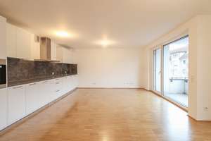 Exklusive 4-Zimmer-Wohnung mit zwei Außenbereichen, zwei Bädern und Einbauküche im Maybach-Quartier – Maybachstraße 25, 70469 Bahnhof Feuerbach, Stuttgart – Vorschaubild 1