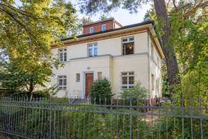 Charmantes Einfamilienhaus in Grunewald: 6 Zimmer, großer Garten und Garage direkt am Roseneck – 14193 Grunewald, Berlin – Vorschaubild 24