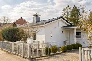Moderne Eleganz - exklusiver Bungalow in attraktiver Lage von Bad Segeberg – Segeberg (Kreis) – Vorschaubild 1