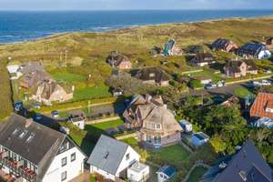 Refugium unter Reet
DHH in Toplage von Wenningstedt-
Genehmigte Ferienvermietung! – Die vollständige Adresse der Immobilie erhältst du vom Anbieter., 25996 Wenningstedt-Braderup (Sylt) – Vorschaubild 4