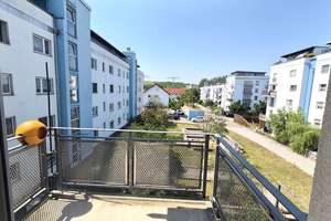 Renovierte 3-Zimmer-Wohnung + Balkon + Bad mit Wanne + Parkett – Silbergraben 7, 99097 Melchendorf, Erfurt – Vorschaubild 2