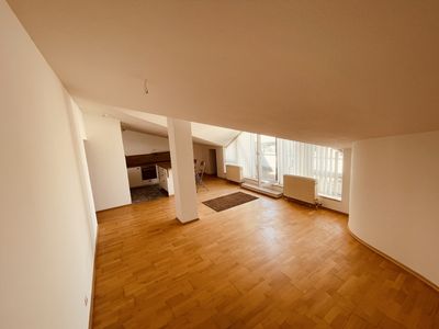 Geschmackvolle Loggia Wohnung mit drei Zimmern in Regensburg