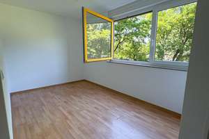 Attraktive 3,5 Zimmerwohnung mit 2 Balkonen und Tiefgaragestellplatz