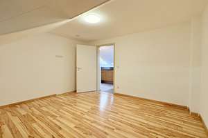 ***Attraktives 2-Familienhaus in ruhiger Lage – ideal für Familien oder Generationenwohnen*** – Die vollständige Adresse der Immobilie erhältst du vom Anbieter., 80689 Blumenau, München – Vorschaubild 10