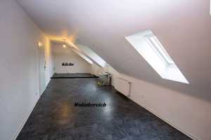 Provisionsfreie Dachgeschosswohnung in Mönchengladbach – Lukrative Kapitalanlage mit Potenzial! – Unterheydener Straße 93, 41236 Mönchengladbach – Vorschaubild 3