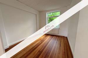 Frei, renoviert & provisionsfrei: Helle 2-Zi Altbauwohnung im Hochparterre auf der Altstadtinsel! – Die vollständige Adresse der Immobilie erhältst du vom Anbieter., 23552 Innenstadt, Lübeck – Vorschaubild 1