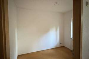 Verkauf eines 96 qm eingeschossigen Reihenhauses in sehr ruhiger Anliegerstraße nahe des Nymphensees – Die vollständige Adresse der Immobilie erhältst du vom Anbieter., 14612 Falkensee – Vorschaubild 2