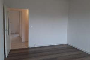Stilvolle, geräumige und gepflegte 1-Zimmer-EG-Wohnung mit Balkon und EBK in Potsdam – Ziolkowskistrasse 54, 14480 Am Stern, Potsdam – Vorschaubild 4