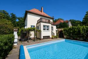 ***Wohnen am Waldrand – mit Pool und traumhaftem Ausblick*** – Die vollständige Adresse der Immobilie erhältst du vom Anbieter., 1326 Bühlau/Weißer Hirsch, Dresden – Vorschaubild 3