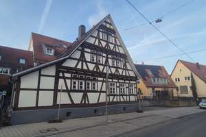 Rustikales Einfamilienhaus im Zentrum von Plieningen