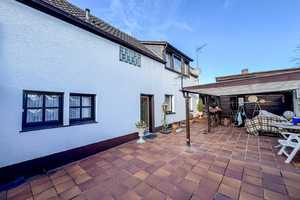 Rösberg: Haus mit schönem Hof als Alternative zum Garten – Rhein-Sieg-Kreis – Vorschaubild 3