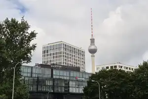 Helle 2-Zimmerwohnung, mitten in der City Ost! – Schillingstr. 2, 10179 Berlin – Vorschaubild 1