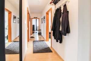 Wohnen mit Perspektive: Vielseitiges Zweifamilienhaus mit Garten, Balkonen & PV-Anlage – Die vollständige Adresse der Immobilie erhältst du vom Anbieter., 86609 Donauwörth – Vorschaubild 15
