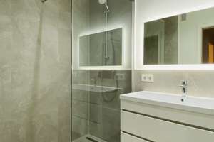 Top renovierte Penthouse Wohnung mit 3 Schlafzimmern - OHNE Provision!
