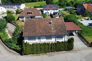 Vielseitige Immobilie mit vermieteter Wohnung und großzügigen Garagenflächen – Die vollständige Adresse der Immobilie erhältst du vom Anbieter., 91586 Lichtenau – Vorschaubild 2