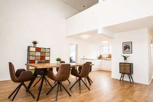 Wohnen wie im eigenen Haus -  Großzügige Maisonettewohnung mit eigenem Eingang