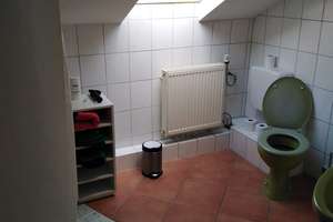 Sonnendurchflutetes 2,5-Zimmer-Dachgeschossstudio mit EBK in Offenbach, teilmöbliert – Mittelseestrasse 38, 63065 Wilhelmschule, Offenbach am Main – Vorschaubild 3