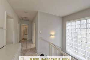 Befristet auf 1 Jahr: Großzügiges Einfamilienhaus mit sonnigem Südwest-Garten in München-Trudering – Die vollständige Adresse der Immobilie erhältst du vom Anbieter., 81827 Waldtrudering, München – Vorschaubild 13