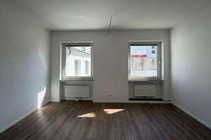 Sanierte 2-Zimmer-Wohnung mit Einbauküche in Köln-Braunsfeld – Die vollständige Adresse der Immobilie erhältst du vom Anbieter., 50933 Braunsfeld, Köln – Vorschaubild 1