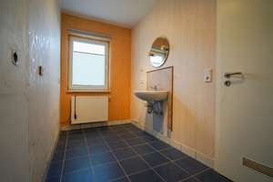 * 6 Schlafzimmer * Gasheizung von 2023 * großer Innenhof * großes Grundstück * überdachte Terrasse – Die vollständige Adresse der Immobilie erhältst du vom Anbieter., 26683 Saterland – Vorschaubild 8